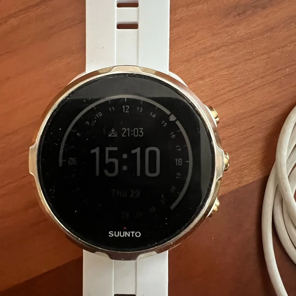 Suunto White Smartwatch with Advanced Fitness Tracking - Picture 2 of 5